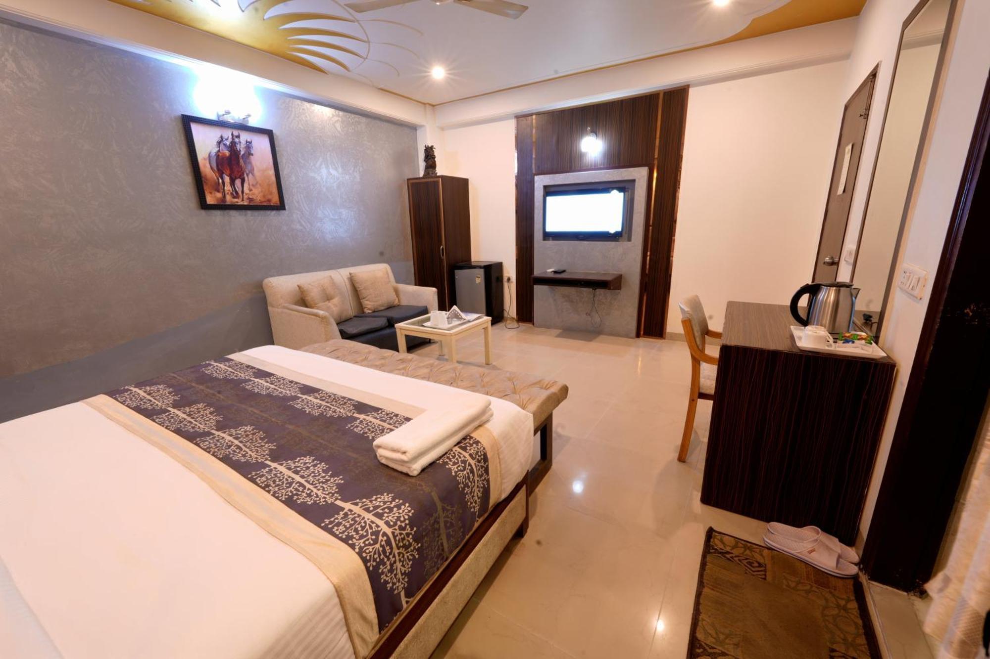 hotel opera new delhi photos